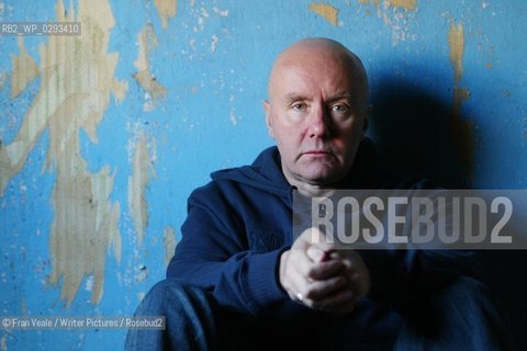 Irving Welsh at the Edinburgh Book Festival 2001.. .Copyright©Fran Veale/Writer Pictures/Rosebud2