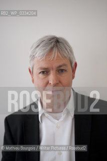 Jonathan Coe..Picture Copyright©Mathieu Bourgois/Writer Pictures/Rosebud2