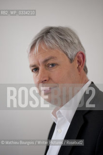 Jonathan Coe..Picture Copyright©Mathieu Bourgois/Writer Pictures/Rosebud2