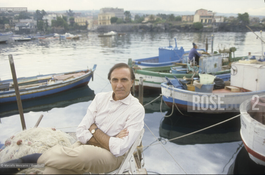 Italian TV presenter Pippo Baudo in his hometown, Catania (1985) / Il presentatore TV Pippo Baudo a Catania, sua città natale (1985) - ©Marcello Mencarini/Rosebud2