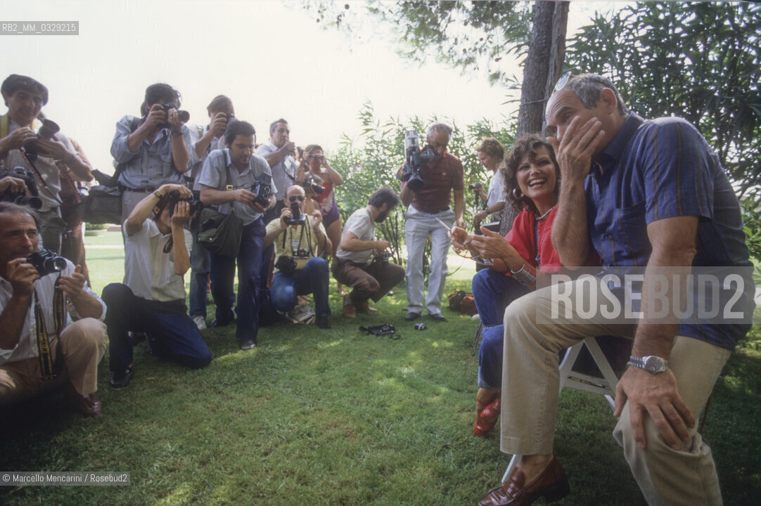 Venice Lido, Venice Film festival 1984. Italian director Pasquale Squitieri and actress Claudia Cardinale at photocall for his movie Claretta / Lido di Venezia, Mostra di Venezia 1984. Il regista Pasquale Squirtieri con lattrice Claudia Cardinale al photo call del suo film Claretta - ©Marcello Mencarini/Rosebud2