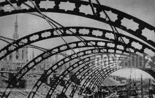 Milan, 1865. Construction of the Galleria Vittorio Eanuele II: Installation of metallic arcs towards Via Tommaso Grossi / Milano, 1865. Costruzione della Galleria Vittorio Eanuele II: Montaggio degli archi metallici verso via Tommaso Grossi - Reproduced by Marcello Mencarini
/Rosebud2