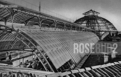 Milan, 1965. Construction of the central dome: installation of glass / Milano, 1965. Costruzione della Galleria Vittorio Emanuele II: montaggio dei vetri - Reproduced by Marcello Mencarini
/Rosebud2