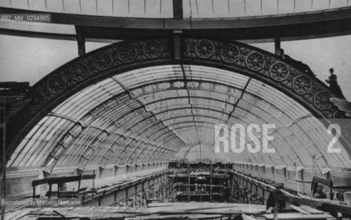 Milan, 1965. Construction of the central dome: installation of glass / Milano, 1965. Costruzione della Galleria Vittorio Emanuele II: montaggio dei vetri - Reproduced by Marcello Mencarini
/Rosebud2