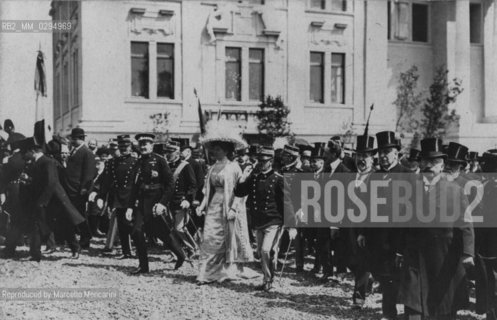 Rome, April 21, 1911. The Sovereigns of Italy and the Prince of Connaught inaugurating the Ethnographic Exhibition at Piazza dArmi / Roma, 21 aprile 1911. I Sovrani dItalia e il Principe di Connaught inaugurano lEsposizione etnografica a Piazza darmi- Reproduced by Marcello Mencarini
/Rosebud2