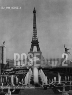 Expo History, Paris 1937. The Eiffel Tower from the Trocadero terrace / Storia dellExpo, Parigi 1937. La torre Eiffel dalla terrazza del Trocadero - Reproduced by Marcello Mencarini
/Rosebud2