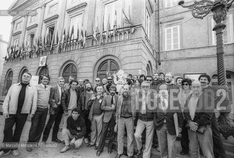 The cartoonists group attending Lucca Comics 1984. Among the others: Rinaldo Traini, Guido Crepax, Luca Novelli, Quino, Guillermo Mordillo, Osvaldo Cavandoli, Marcelo Ravoni, Alberto Breccia / Gruppo dei fumettisti ospiti al Salone del Fumetto di Lucca 1984 -
 ©Marcello Mencarini/Rosebud2
