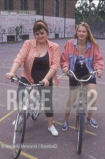 Rome, 1990. Italian actress Nadia Rinaldi and her sister / Roma, 1990. lattrice Nadia Rinaldi e sua sorella - ©Marcello Mencarini/Rosebud2