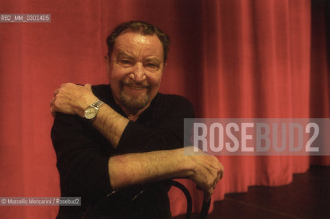 Rome, Olympic Theater, February 2000. French choreographer Maurice Béjart during the rehearsal of his Ravels Bolero / Roma, Teatro Olimpico, febbtraio 2000. Il coreografo Maurice Béjart durante le prove del suo Bolero di Ravel - ©Marcello Mencarini/Rosebud2
