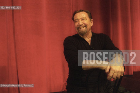 Rome, Olympic Theater, February 2000. French choreographer Maurice Béjart during the rehearsal of his Ravels Bolero / Roma, Teatro Olimpico, febbtraio 2000. Il coreografo Maurice Béjart durante le prove del suo Bolero di Ravel - ©Marcello Mencarini/Rosebud2