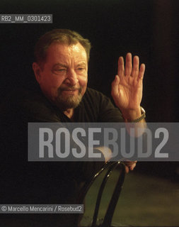 Rome, Olympic Theater, February 2000. French choreographer Maurice Béjart during the rehearsal of his Ravels Bolero / Roma, Teatro Olimpico, febbtraio 2000. Il coreografo Maurice Béjart durante le prove del suo Bolero di Ravel - ©Marcello Mencarini/Rosebud2
