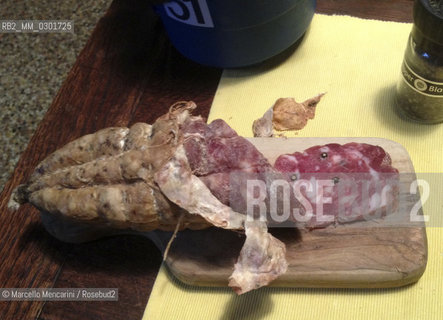 Sliced salami / Salame affettato - ©Marcello Mencarini/Rosebud2