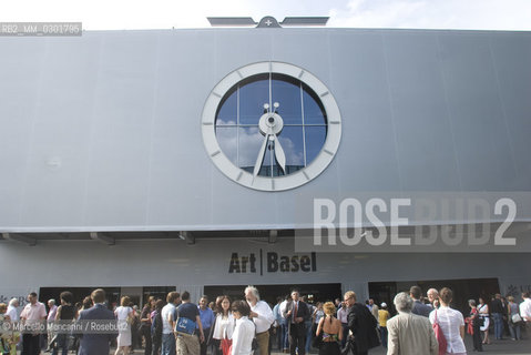 Basel, Messeplatz. Building from the 1950s built by Hans Hoffmann, seat of Basel Fair and of Art Basel, the worlds premier international art show for modern and contemporary works / Basilea, Messeplatz. Edificio del 1950 costruito da Hans Hoffmann, sede della Fiera di Basilea e di Art Basel, fiera internazionale di opere darte moderne e contemporanee di Basilea - ©Marcello Mencarini/Rosebud2