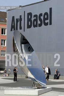 Art Basel 2007. Messeplatz. Sky Mirror V by Anish Kapoor (2004-2007) - ©Marcello Mencarini/Rosebud2