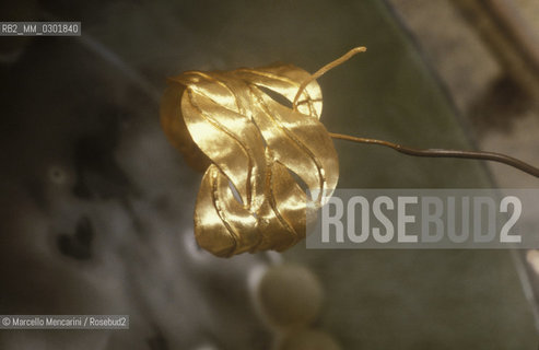 Golden bracelet manufacturing (9) / Creazione di un braccialetto doro (9) - ©Marcello Mencarini/Rosebud2