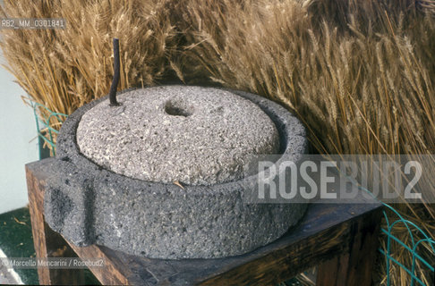 Grain grinder / Macina per il grano - ©Marcello Mencarini/Rosebud2
