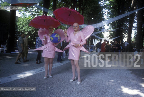 Venice Art Biennale, about 1985. Performers Eva & Adele, constant presence at the opening ceremonies of the event / Biennale Arte di Venezia, 1985 circa. Eva & Adele, presenza costante nelle inaugurazioni  - ©Marcello Mencarini/Rosebud2