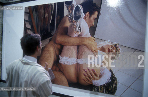 44th Venice Art Biennale, 1990. Made in Heaven series by Jeff Koons: Silver Shoes. In the painting, author Jeff Koons and his wife, porn star Ilona Staller / 44a Biennale Arte di Venezia, 1990. Serie Made in Heaven  di Jeff Koons: Silver Shoes. Nel dipinto, lautore Jeff Koons e sua moglie, la porno star Ilona Staller - ©Marcello Mencarini/Rosebud2