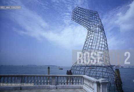 45th Venice Art Biennale, 1993. Work by Ben Jakober and Yannick Vu / 4aa Biennale Arte di Venezia, 1993. Opera di Ben Jakober e Yannick Vu - ©Marcello Mencarini/Rosebud2