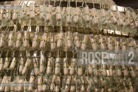 A Noiva / The Bride a work by Joana Vasconcelos, detail - 51.Venice Biennale art exhibition, 12 June 2005
 ©Marcello Mencarini/Rosebud2