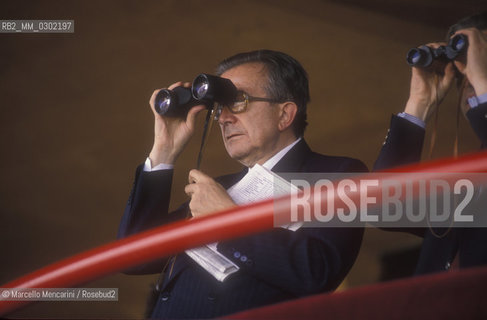 Rome, Capannelle Hippodrome, about 1988. Giulio Andreotti at Italian Derby / Roma, Ippodromo Le Capannelle, 1988 circa. Giulio Andreotti assiste al derby di galoppo  - ©Marcello Mencarini/Rosebud2