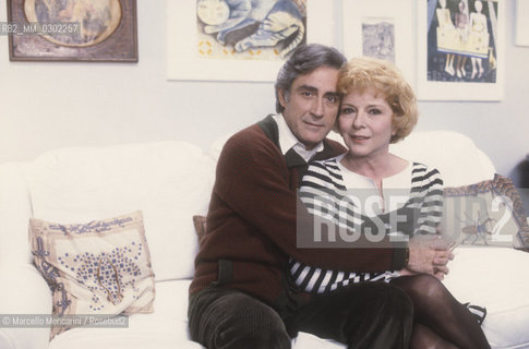 Rome, 1983. Actors Giancarlo Dettori and Delia Scala on the set of sitcom Casa Cecilia directed by Vittorio De Sisti / Roma, 1983. Gli attori Giancarlo Dettori e Delia Scala sul set della sitcom Casa Cecilia diretta da Vittorio De Sisti - ©Marcello Mencarini/Rosebud2