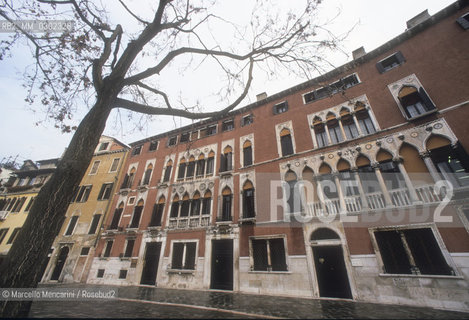 Venice, 1998. Palazzo Soranzo on Campo san Polo. Here Giacomo Casanova knew senator Matteo Giovanni Bragadin that became his greatest patron / Venezia, 1998. Palazzo Soranzo a campo San Polo. Qui nel 1746 Giacomo Casanova conobbe il senatore Matteo Giovanni Bragadin che divenne il suo maggior protettore - ©Marcello Mencarini/Rosebud2