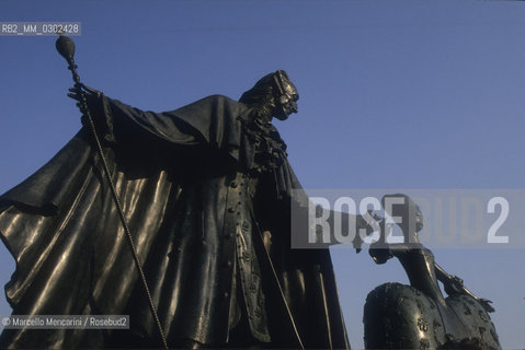 Venice Carnival 1998 dedicated to Giacomo Casanova.Monument by Mihail Chemiakin to Giacomo Casanova / Carnevale di Venezia 1998 dedicato a Giacomo Casanova. Monumento a Giacomo Casanova di Mihail Chemiakin - ©Marcello Mencarini/Rosebud2