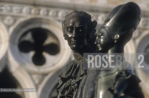 Venice Carnival 1998 dedicated to Giacomo Casanova.Monument by Mihail Chemiakin to Giacomo Casanova / Carnevale di Venezia 1998 dedicato a Giacomo Casanova. Monumento a Giacomo Casanova di Mihail Chemiakin - ©Marcello Mencarini/Rosebud2