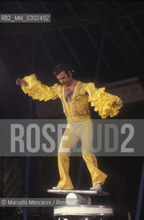 Lido di Ostia, Rome. Nando Orfei Circus / Ostia Lido, Roma. Circo Nando Orfei. Equilibrista. Acrobat - ©Marcello Mencarini/Rosebud2