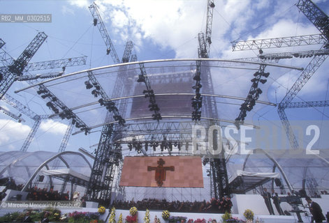 Rome, Tor Vergata, May 1, 2000. Pope John Paul II celebrating the Jubilee of Workers / Roma, Tor Vergata, 1 maggio 2000. papa Giovanni paolo II celebra il Giubileo dei Lavoratori - ©Marcello Mencarini/Rosebud2