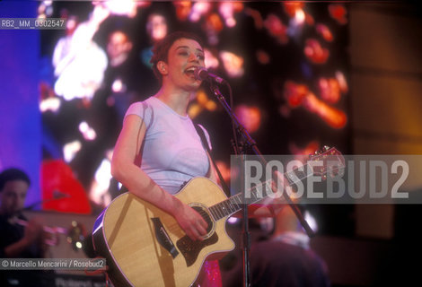 Rome, Tor Vergata, Concert of 1st May 2000. Italian singer-songwriter Carmen Consoli performing / Roma, Tor Vergata, Roma, Concerto del primo maggio 2000. La cantante Carmen Consoli sul palco - ©Marcello Mencarini/Rosebud2