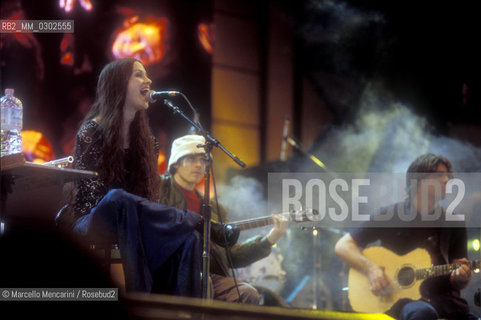 Rome, Tor Vergata, Concert of 1st May 2000. American singer-songwriter Alanis Morrissette performing / Roma, Tor Vergata, Roma, Concerto del primo maggio 2000. La cantante Alanis Morrissette sul palco - ©Marcello Mencarini/Rosebud2