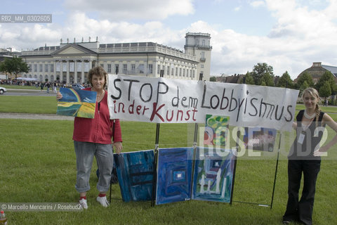 Kassel, Documenta 2007, protest against the lobbies in the art market / Kassel, Documenta 2007, protesta contro le lobbies nel mercato dellarte - ©Marcello Mencarini/Rosebud2