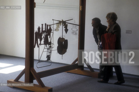Venice, 1993. Marcel Duchamp Exhibition at Palazzo Grassi. The Large Glass, Venice 1993 / Venezia, 1993. Mostra su Marcel Duchamp a Palazzo Grassi. Il grande vetro - ©Marcello Mencarini/Rosebud2