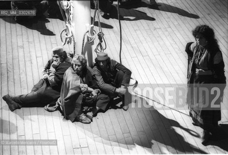 On the set of the movie E la nave va (And the Ship Sails On) by Federico Fellini, Cinecittà Studios, Rome 1983 / Sul set del film E la nave va di Federico Fellini, Studi cinematografici di Cinecittà, Roma 1983 - ©Marcello Mencarini/Rosebud2