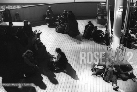 On the set of the movie E la nave va (And the Ship Sails On) by Federico Fellini, Cinecittà Studios, Rome 1983 / Sul set del film E la nave va di Federico Fellini, Studi cinematografici di Cinecittà, Roma 1983 - ©Marcello Mencarini/Rosebud2