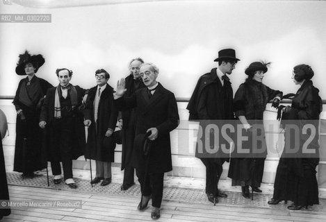 Actors on the set of the movie E la nave va (And the Ship Sails On) by Federico Fellini, Cinecittà Studios, Rome 1983 / Attori sul set del film E la nave va di Federico Fellini, Studi cinematografici di Cinecittà, Roma 1983 - ©Marcello Mencarini/Rosebud2