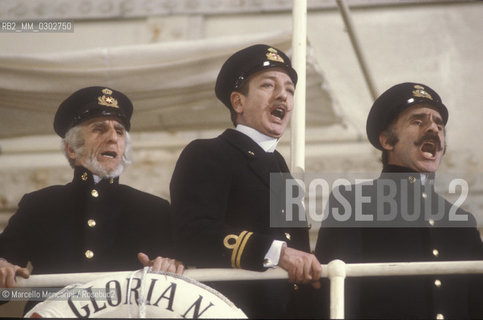 Actors on the set of the movie E la nave va (And the Ship Sails On) by Federico Fellini, Cinecittà Studios, Rome 1983 / Attori sul set del film E la nave va di Federico Fellini, Studi cinematografici di Cinecittà, Roma 1983 - ©Marcello Mencarini/Rosebud2