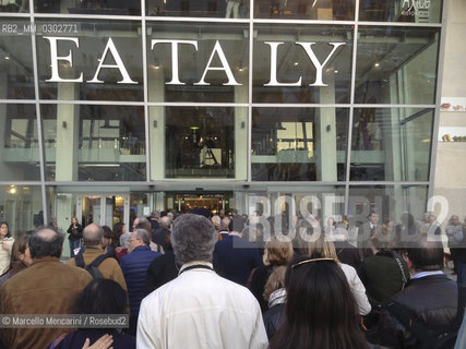 Milan, March 18, 2014. Opening of a branch of the Italian food mall chain Eataly, in the building where before the Smeraldo Theater was located / Milano, 18 marzo 2014. Apertura di una sede di Eataly, la catena di centri commerciali specializzati in cibi italiani, nelledificio che ospitava il Teatro Smeraldo - ©Marcello Mencarini/Rosebud2