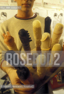 PRESERVATIVI / CONDOMS - ©Marcello Mencarini/Rosebud2