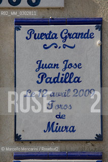 Arles, September 2014. Commemorative plaques in the corrals at Gimeaux, spaces built to host them in the days before the bullfights / Arles, settembre 2014. Targhe commemorative nei corrales a Gimeaux, spazi costruiti per ospitare i tori nei giorni che pecedono le corride - ©Marcello Mencarini/Rosebud2