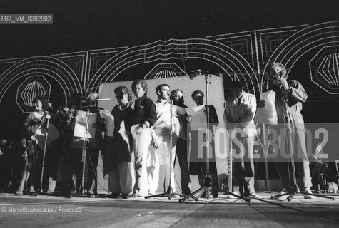 Piazza di Siena, Rome, 1980. Performance during the Second Festival of the Poets / Piazza di Siena, Roma, 1980. Performance durante il Secondo Festival dei poeti - ©Marcello Mencarini/Rosebud2