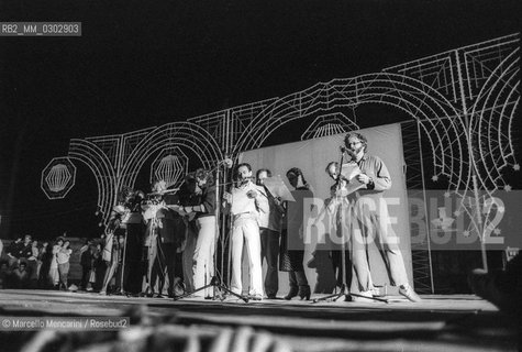 Piazza di Siena, Rome, 1980. Performance during the Second Festival of the Poets / Piazza di Siena, Roma, 1980. Performance durante il Secondo Festival dei poeti - ©Marcello Mencarini/Rosebud2