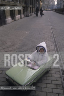Baby on toy car (about 1980) / Bambino su unautomobile giocattolo (1980 circa) - ©Marcello Mencarini/Rosebud2