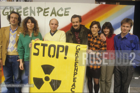 Greenpeace Italy activists and President of Greenpeace Italy Maurilio Cipparone (third fom left), about 1985 / Alcuni attivisti di Greenpeace Italia e il Presidente di Greenpeace Italia Maurilio Cepparone, 1985 circa - ©Marcello Mencarini/Rosebud2