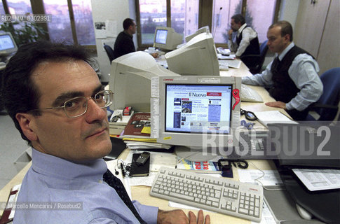 Milan, December 2000. Sergio Luciano, editor in chief of online newspaper Il Nuovo, in his office / Milano, dicembre 2000. Sergio Luciano, direttore del giornale online Il Nuovo, nel suo ufficio - ©Marcello Mencarini/Rosebud2