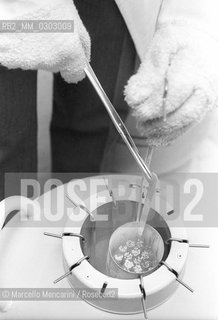 A procedure of artificial insemination in the clinic of Prof. Vincenzo Traina in Bari (about 1980) / Un intervento di inseminazione artificiale nella clinica del Prof. Vincenzo Traina a Bari (1980 circa) - ©Marcello Mencarini/Rosebud2