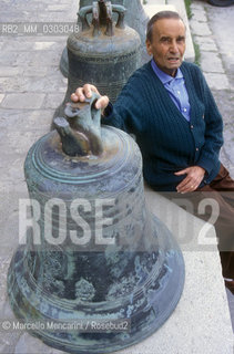 Agnone, Italy, 1999. Pasquale Marinelli, owner of Marinelli Pontifical Bell Foundry / Agnone (Isernia), 1999. Pasquale Marinelli, proprietario della Pontificia Fonderia Marinelli - ©Marcello Mencarini/Rosebud2