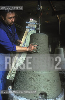 Agnone, Italy, 1999. Marinelli Pontifical Foundry / Agnone (Isernia), 1999. Pontificia Fonderia di campane Marinelli - ©Marcello Mencarini/Rosebud2